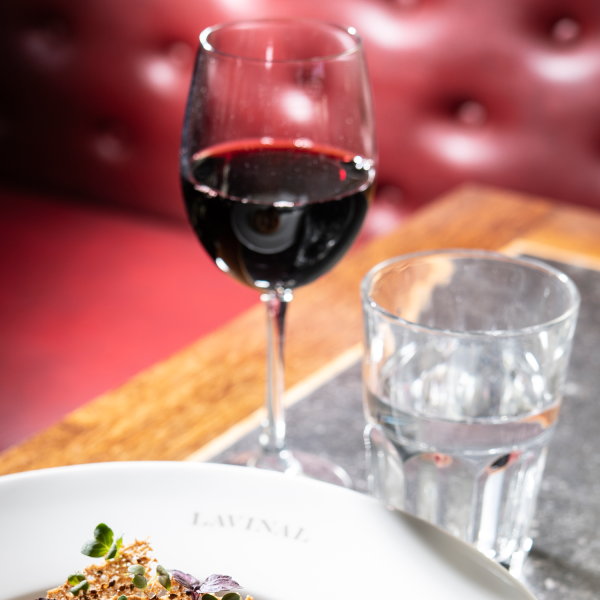 Comment bien décanter un vin ?